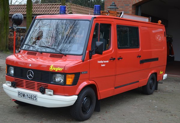 Tragkraftspritzenfahreug Mercedes-Benz Diesel 307 D